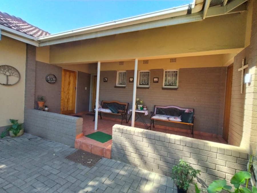 3 Bedroom Property for Sale in Protea Park North West